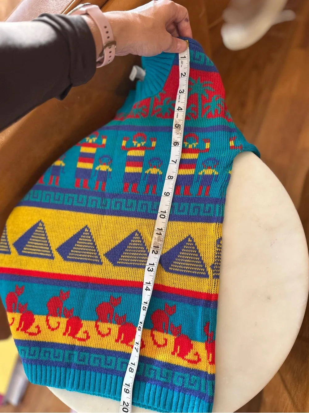 7/8 Vintage Sweater Southwestern/Egyptian-inspired novelty geometric 80s jet set